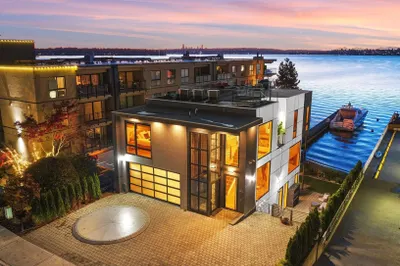 6413 Lake Washington Boulevard Ne