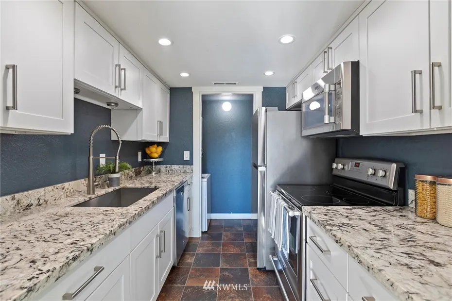 9515 NE 180th Street #C106 Photo 1