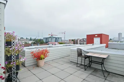 232 Belmont Ave E #201