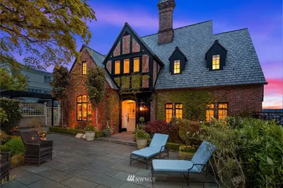 3112 East Laurelhurst Drive Ne