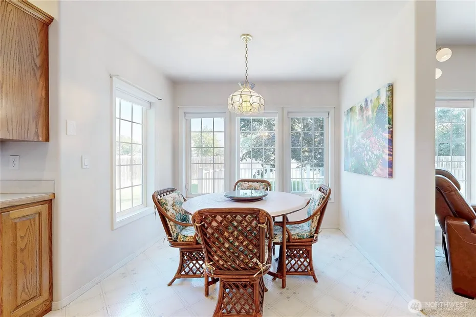 1916 SE Clover Court Photo 17
