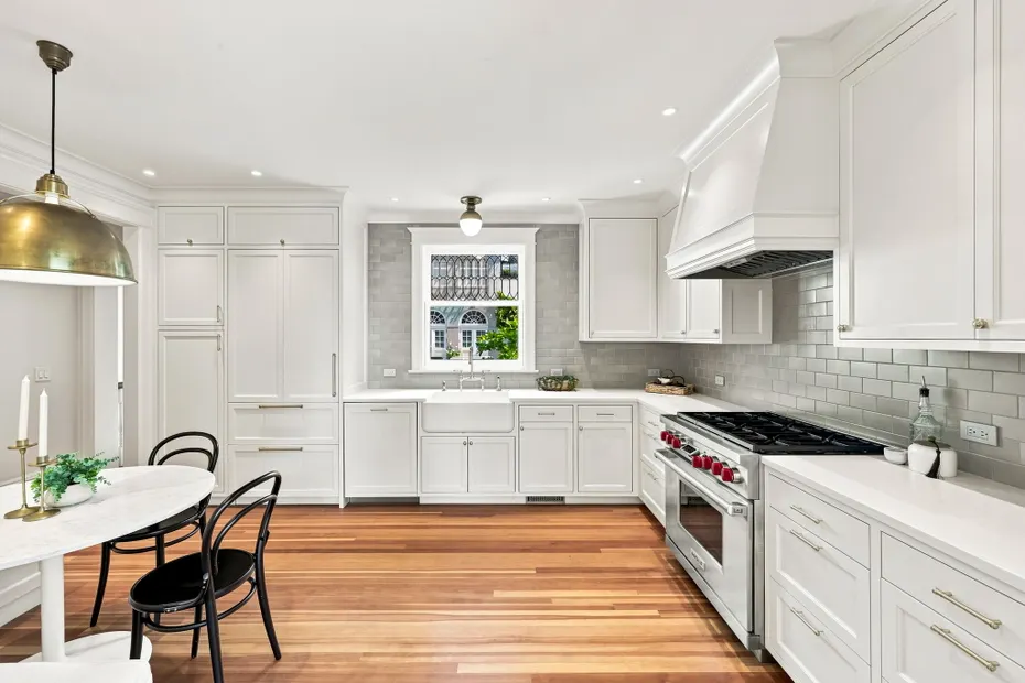 1111 Bellevue Place E Photo 18