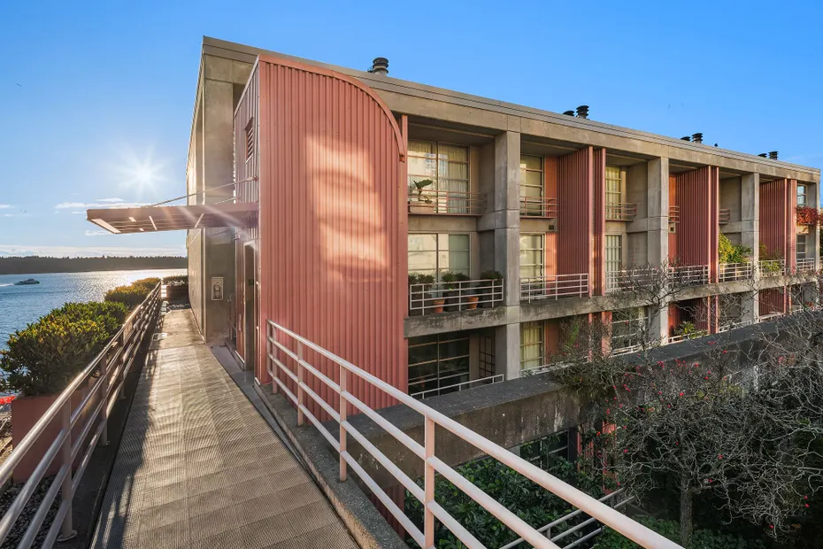 1425 Western Avenue #U403 Photo 30